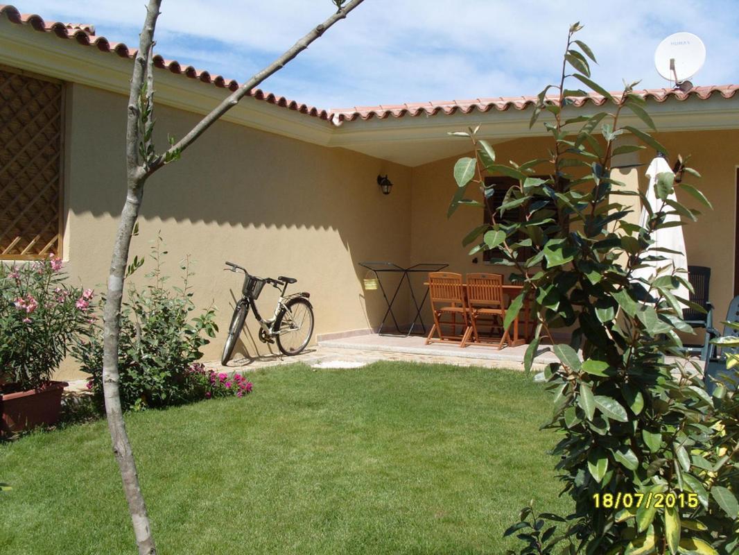 Casadelfaro Con Giardino A Pittulongu 600Metri Dalla Spiaggia Ольбія Екстер'єр фото